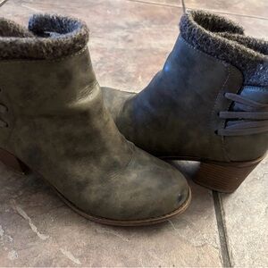 Roxy ankle booties size 9